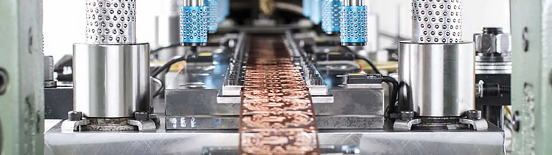 Stampaggio progressivo a stampo