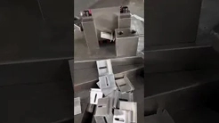 Stampaggio progressivo della staffa a T